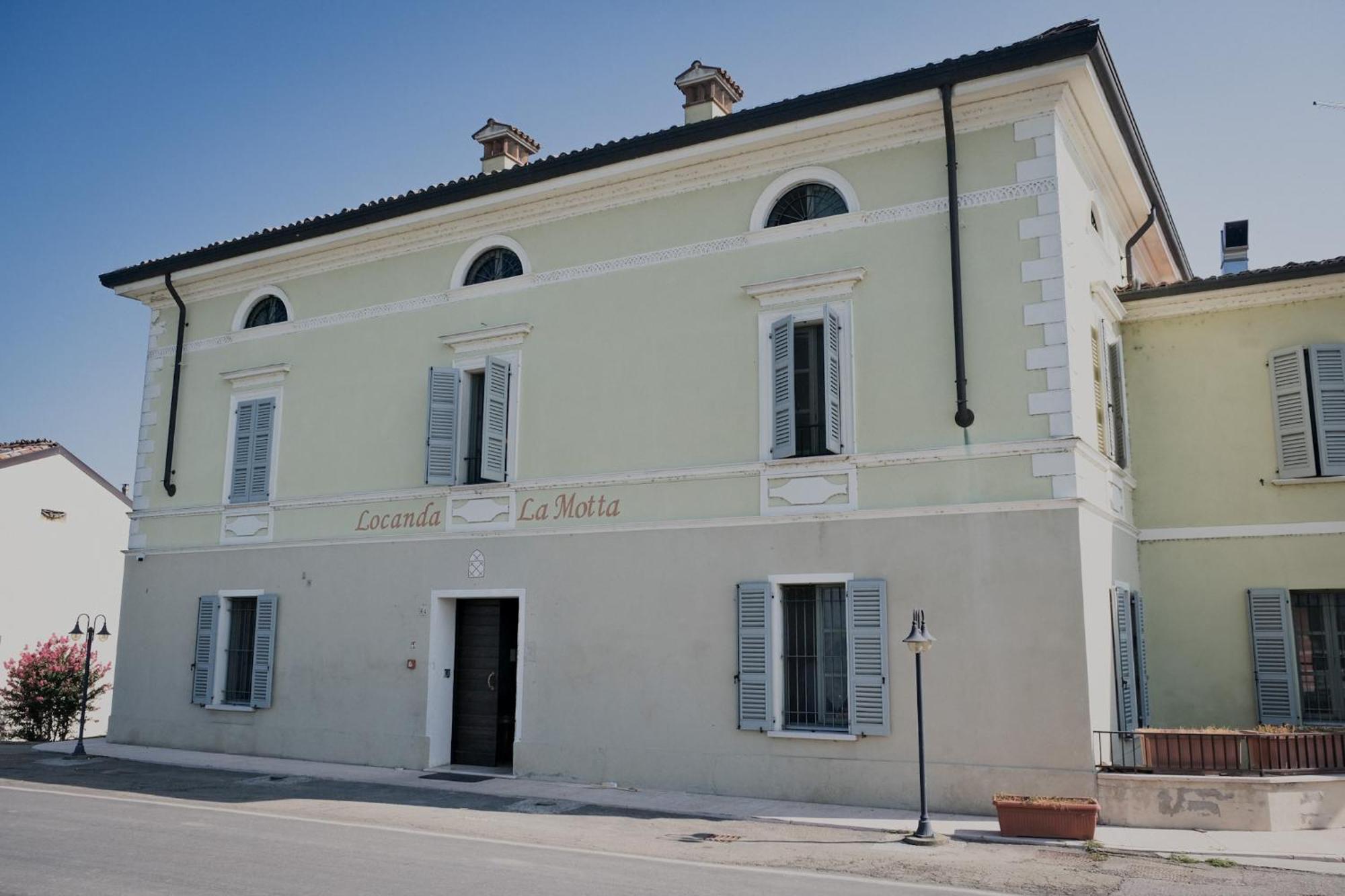 Locanda La Motta Motta Baluffi Bagian luar foto
