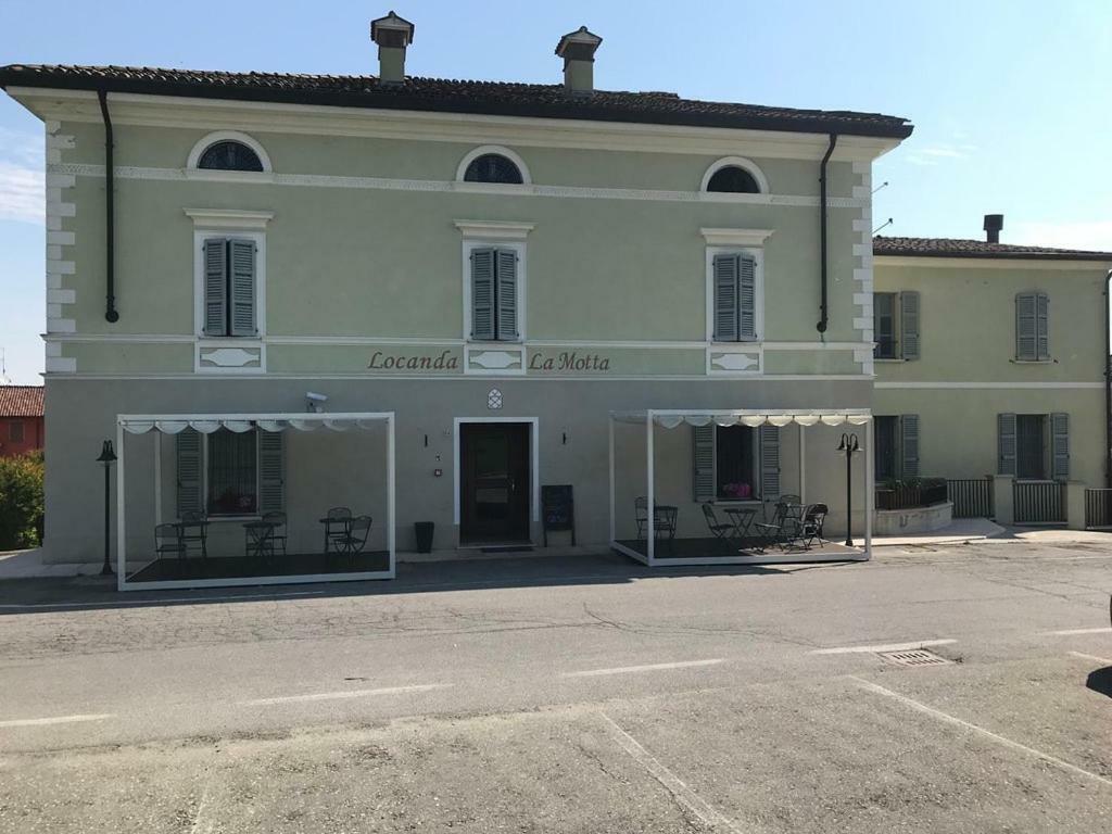 Locanda La Motta Motta Baluffi Bagian luar foto