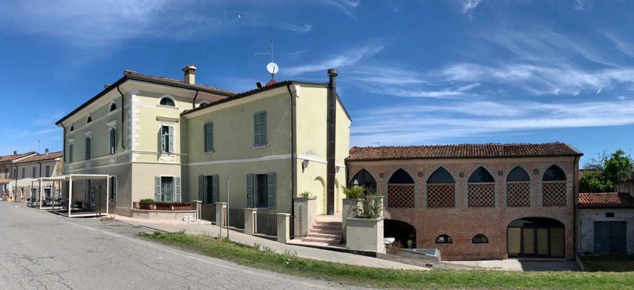 Locanda La Motta Motta Baluffi Bagian luar foto